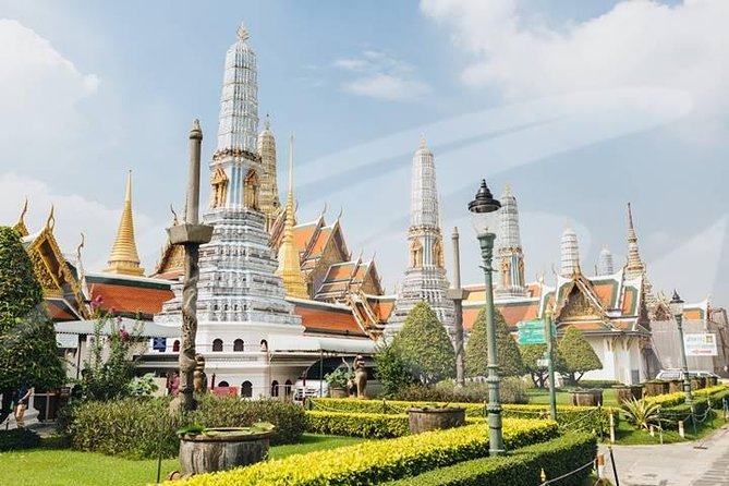 Private Tour: Bangkok's Grand Palace Complex and Wat Phra Kaew - The Grand Palace’s royal halls and ceremonial spaces