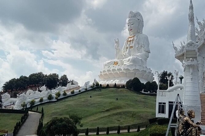 Private Tour Chiang Rai 3 Wonderful Temples & Lalitta Cafe - Wat Rong Khun, the White Temple