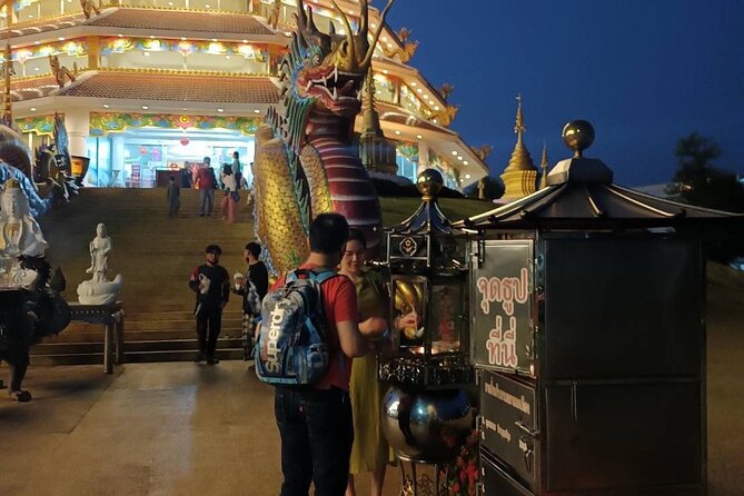 Private Tour Chiang Rai 3 Wonderful Temples & Lalitta Cafe - The Blue Temple and its strong color