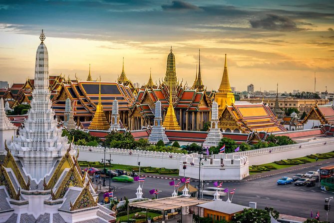 Private Tour: Grand Palace & Emerald Buddha Temple Experience - Starting with the Grand Palace