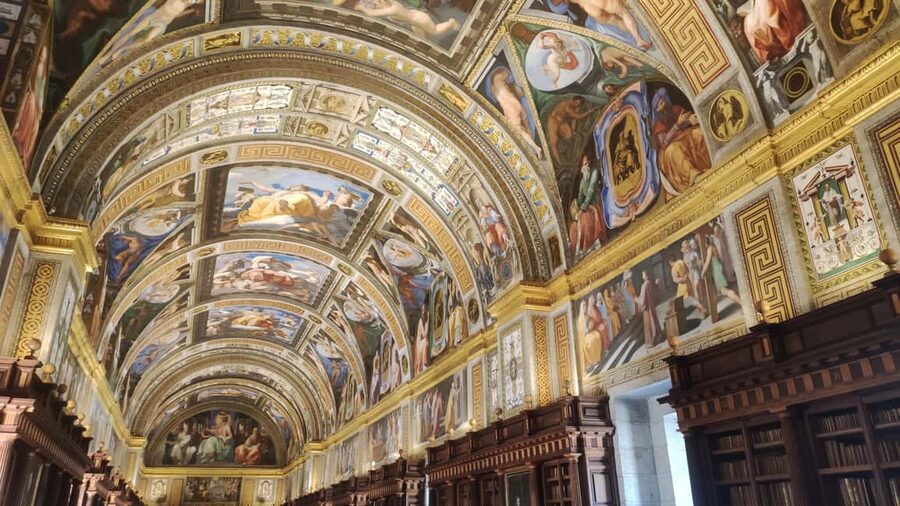 Private tour: San Lorenzo de El Escorial Monastery - The Hall of Battles and Spain at imperial strength