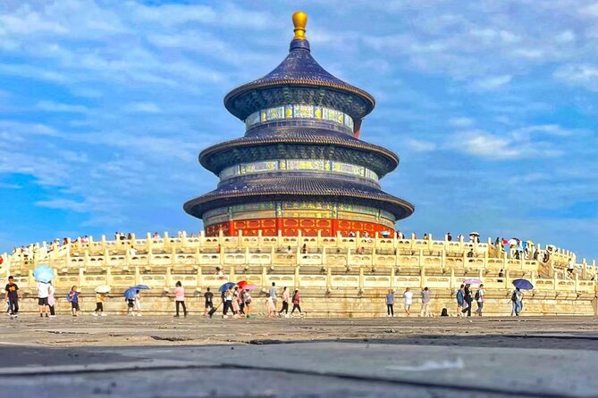 Private Tour: Temple of Heaven with Roast Duck and Acrobatic show - Walking through the Temple of Heaven at 2 pm