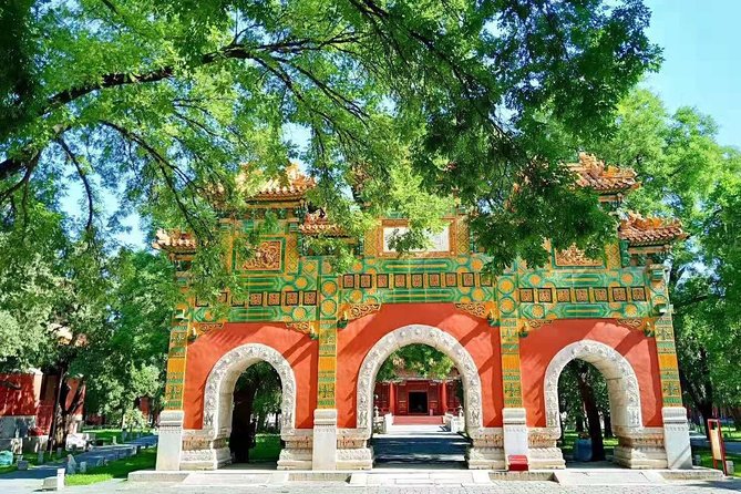 Private Tour: Temple of Heaven with Roast Duck and Acrobatic show - Who should choose this Beijing evening?