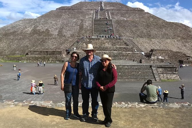 Private Tour: Teotihuacan and Guadalupe Shrine - The Guadalupe Basilica and Mexican devotion