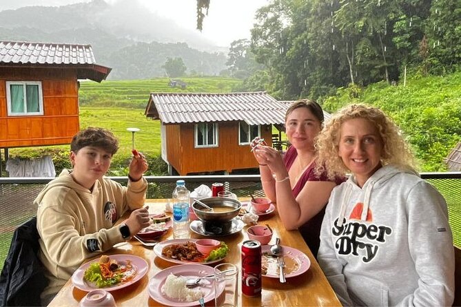 Private Tour to Doi Inthanon including Twins Pagodas and Hiking - Wachirathan Falls and the quick waterfall stop