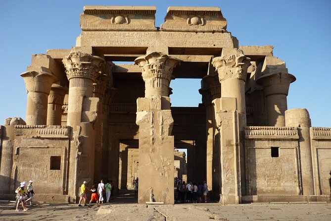 Private Tour to Edfu and Kom Ombo Temples from Aswan with Guide - What the private Egyptologist adds