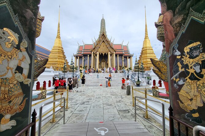 Private Tour to Grand Palace, Pho Temple and Arun Temple - The Grand Palace and Bangkok’s royal past