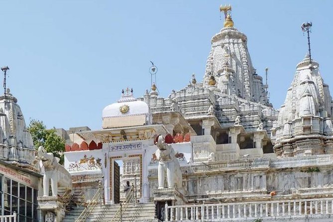 Private Transfer From Jodhpur To Udaipur Via Ranakpur Jain Temple - Leaving Jodhpur in a Private Car
