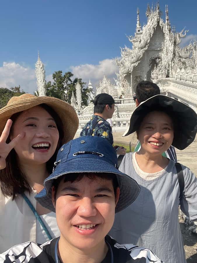 Private trip Chiang Rai Day trip, White Temple, Blue temple - The real shape of the Chiang Rai day