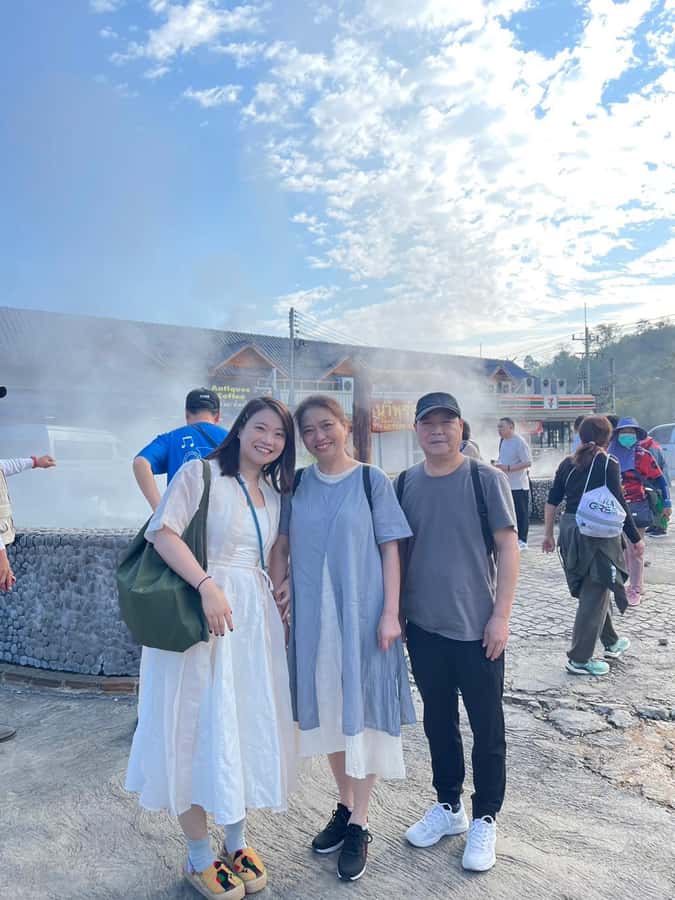 Private trip Chiang Rai Day trip, White Temple, Blue temple - Lunch at Lalita Café adds a welcome change