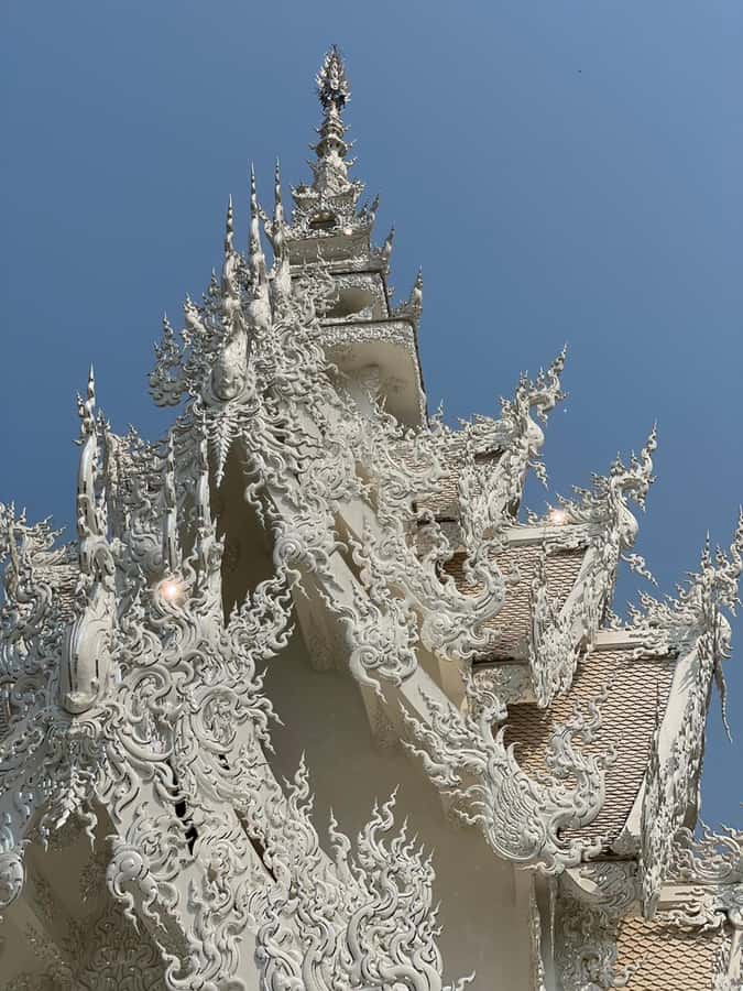 Private trip Chiang Rai Day trip, White Temple, Blue temple - Huay Pla Kang and the Guan Yin statue