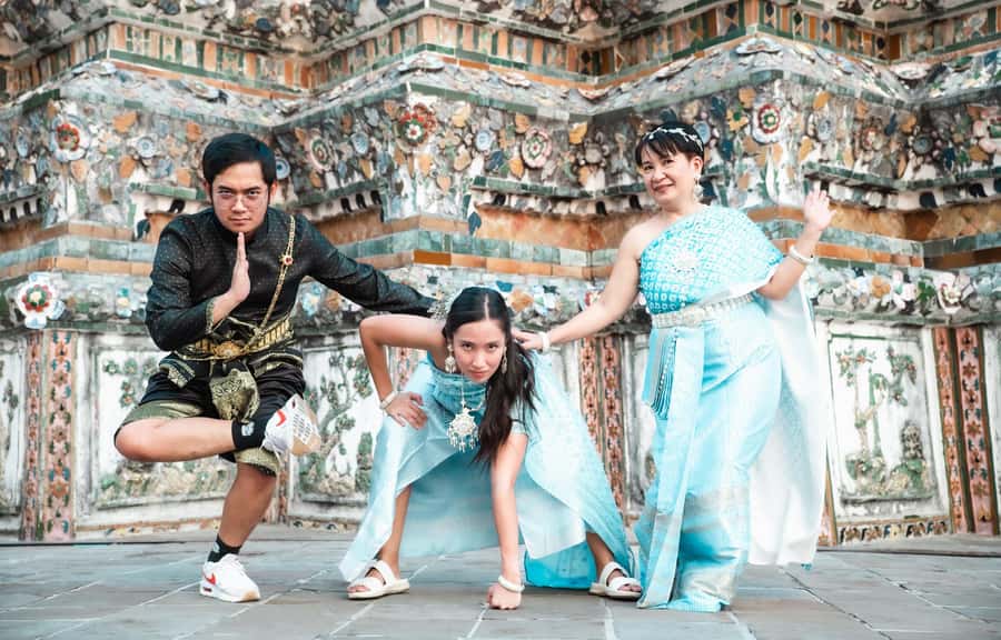 Professional Thai Costume Photography at Wat Arun, Bangkok - Who will enjoy this experience most