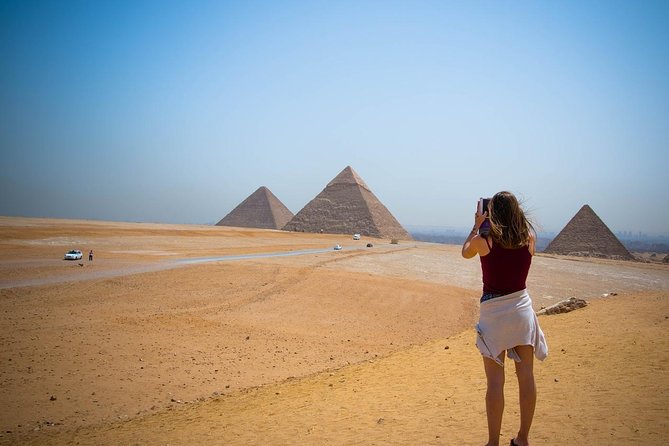 Pyramids of Giza & Sphinx & valley temple Tour with Egyptian lunch - The Pyramids of Giza: two hours among ancient wonders
