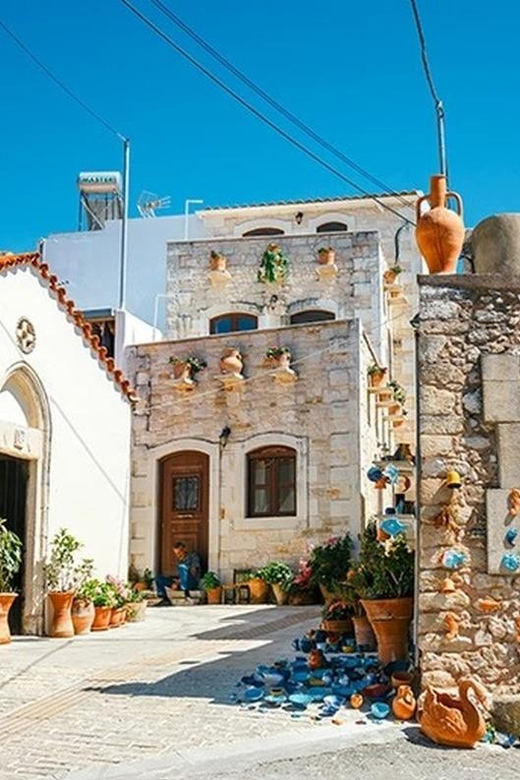 Rethymno: Melidoni Cave and Arkadi Monastery Half-Day Trip - What the guide adds to the bus time