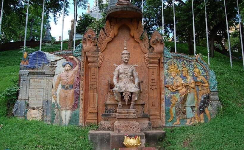 Royal Palace, National Museum & Wat Phnom with Private tour - The National Museum’s Khmer art collection