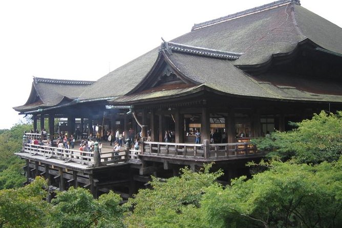 Sagano Romantic Train & Arashiyama, Kiyomizudera, Fushimi Inari Taisha Day Tour - The Sagano Romantic Train along the Hozugawa River