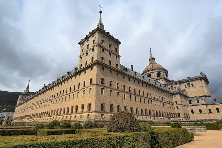 San Lorenzo de El Escorial: Monastery and Site Guided Tour - Key points at a glance