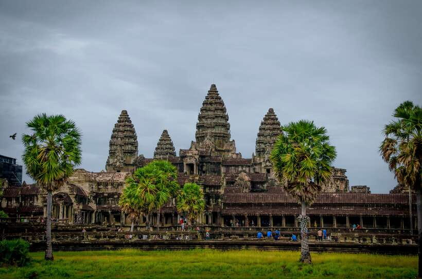 Seat-In-Coach: Small Circuit tour with Sunrise at Angkor Wat - Why this half-day Angkor route works