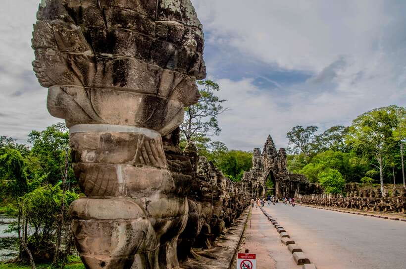 Seat-In-Coach: Small Circuit tour with Sunrise at Angkor Wat - The real cost and the value