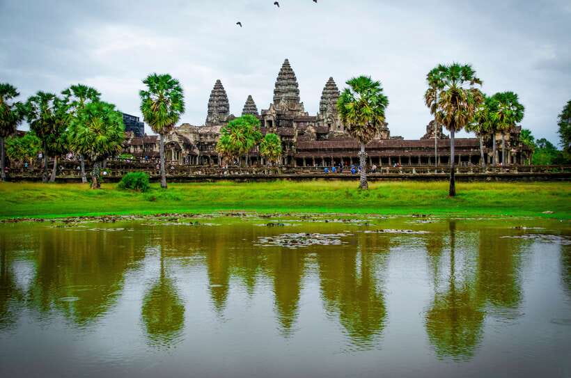 Seat-In-Coach: Small Circuit tour with Sunrise at Angkor Wat - The 4:20 AM hotel pickup