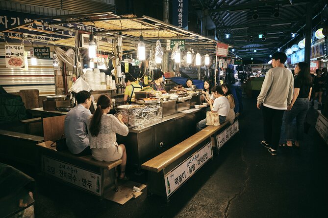 Seoul Night Palace & Market Food Tour with Vehicle - The guides make a real difference