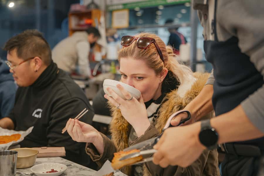 Seoul: Palace, Temple and Market Guided Foodie Tour at Night - Walking, weather, and food choices
