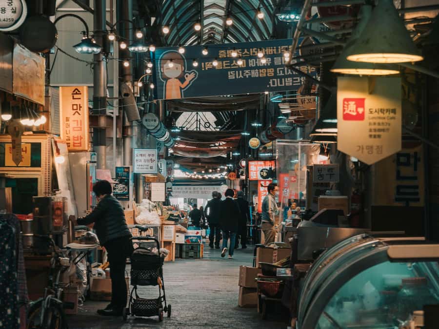 Seoul: Palace, Temple and Market Guided Foodie Tour at Night - Jongro 3-ga Pocha Street after dinner