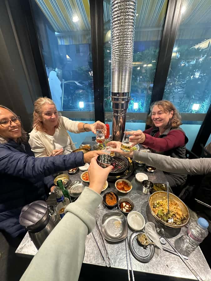 Seoul: Temple & Starfield COEX Mall Gourmet Tour in Gangnam - Korean chicken, beer, and the social side of the tour