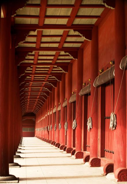 Seoul: UNESCO Sites tour: Palace, Shrine & Bukchon Village - Jongmyo Shrine and the meaning of royal memory