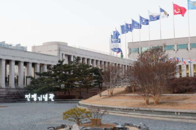 War Memorial, Jogyesa Temple & Tapgol Park Tour