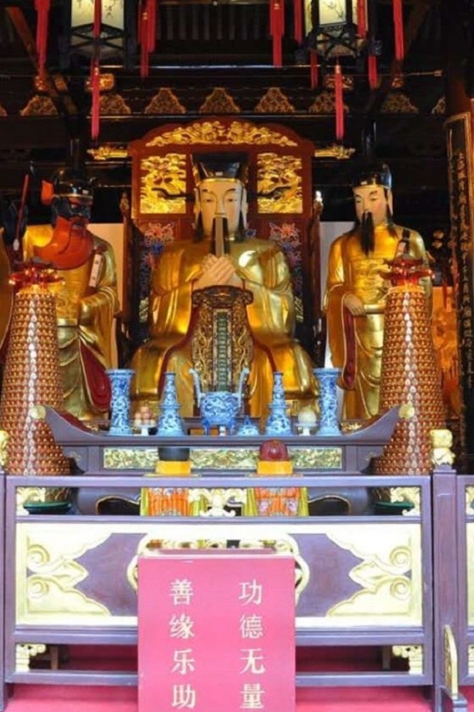 Shanghai: Yu Garden and City God Temple Walking Tour - Starting at Renaissance Shanghai Yu Garden Hotel