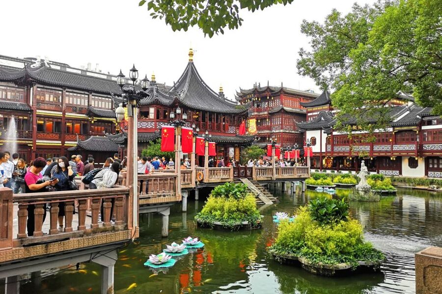 Shanghai: Yu Garden and City God Temple Walking Tour - The old streets around Yu Garden
