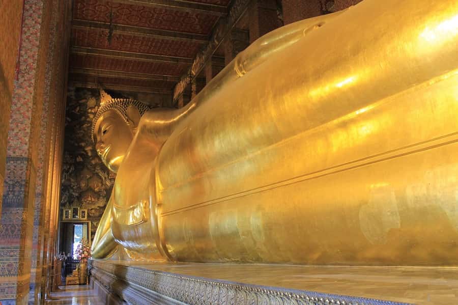 Shared Tour: Wat Pho, Wat Traimit and Wat Benchamabophit - Pak Khlong Talat, Bangkok’s Flower Market