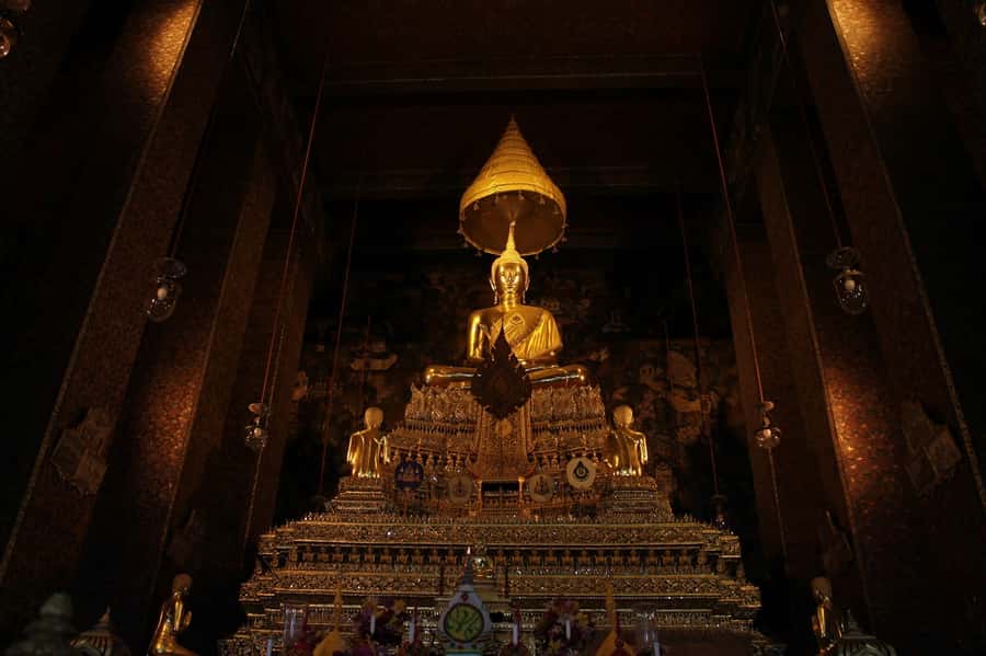 Shared Tour: Wat Pho, Wat Traimit and Wat Benchamabophit - Who should book this experience?