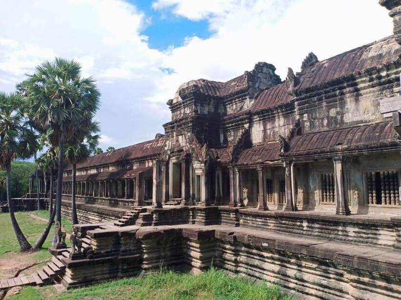 Sharing Trip to Angkor Temple with sunset - Ta Prohm and the roots that made it famous