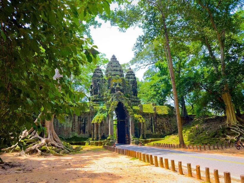 Siem Reap: 2-Days Angkor Wat with Sunrise Small-Group Tour - Two days that cover the main Angkor sights