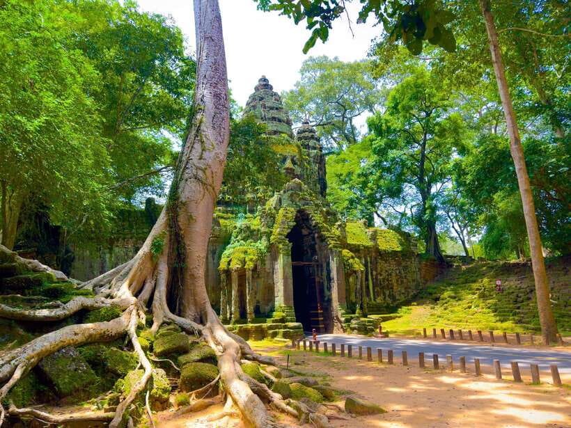 Siem Reap: 2-Days Angkor Wat with Sunrise Small-Group Tour - Day 1: Pre Rup, Banteay Srei, Neak Pean, and Preah Khan