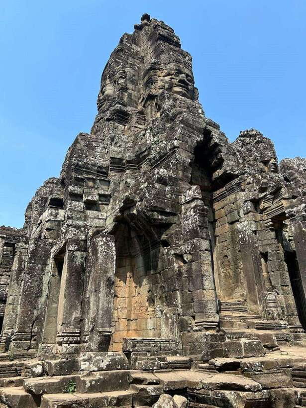 Siem Reap: Angkor Full-Day Group Tour with Japanese Guide - Day two: Pre Rup and the detailed carvings of Banteay Srei