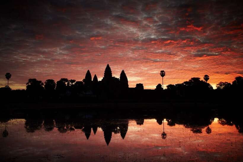 Siem Reap: Angkor Sunrise 1- or 2-Day Guided Temples Tour - Key points at a glance