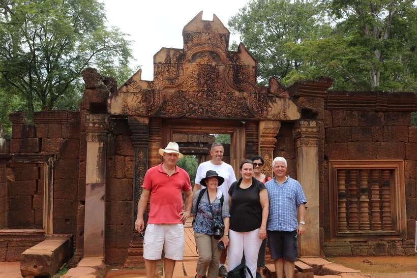 Siem Reap: Angkor Sunrise 1- or 2-Day Guided Temples Tour - What the transport and group size mean