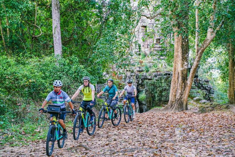 Siem Reap: Angkor Sunset Bike & Boat Tour /E-Bike Available - The Dragon Boat sunset finish