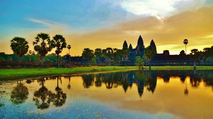 Siem Reap: Angkor Wat, Bayon & Ta Prohm Guided Tour - Angkor Thom, the old Khmer capital