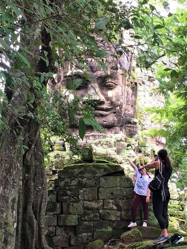 Siem Reap: Angkor Wat, Bayon & Ta Prohm Guided Tour - Why the guide can shape the whole day