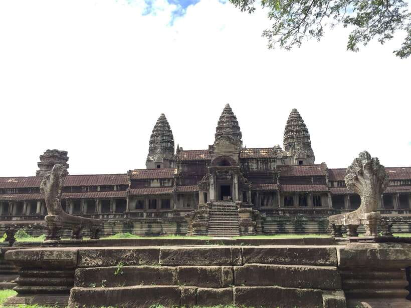 Siem Reap: Angkor Wat Half-Day Trip with Local Guide - Key points to know before booking