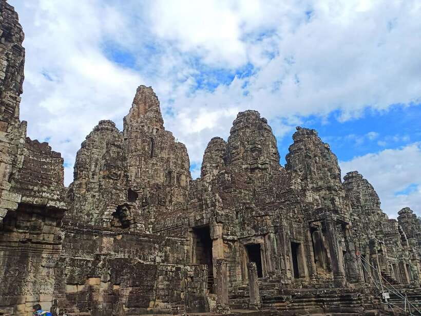 Siem Reap: Angkor Wat Private Tour by Tuk Tuk - Walking, heat, and the right expectations