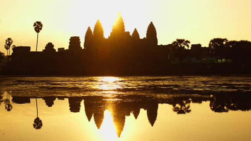 Siem Reap: Angkor Wat Private Tour with Sunrise - Bayon and Angkor Thom bring the carved stone to life