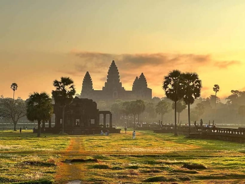 Siem Reap: Angkor Wat Private Tour with Sunrise - Angkor Wat is only the first major stop