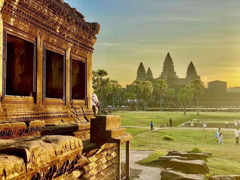 Siem Reap: Angkor Wat Private Tuk-Tuk Tour - Bayon turns a temple visit into a face-to-face encounter