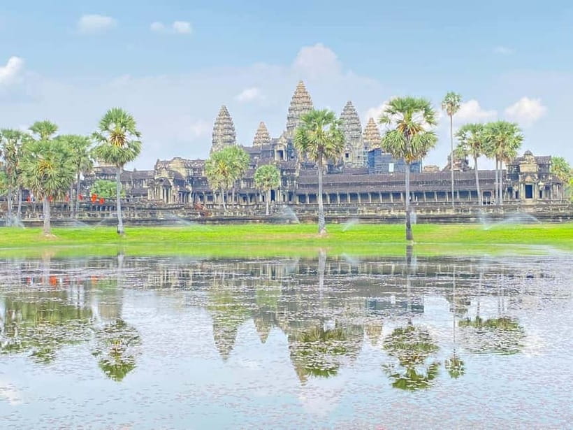 Siem Reap: Angkor Wat Small-Group Day Tour - Ta Prohm begins the temple day