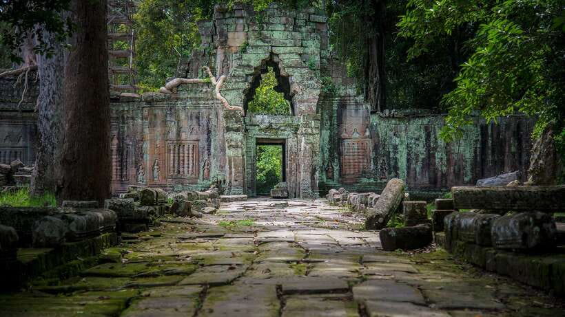Siem Reap: Angkor Wat: Small-Group Sunrise or Sunset Tour - Who should book this temple day